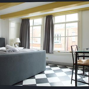 Modern Canal House Loft - City Center
